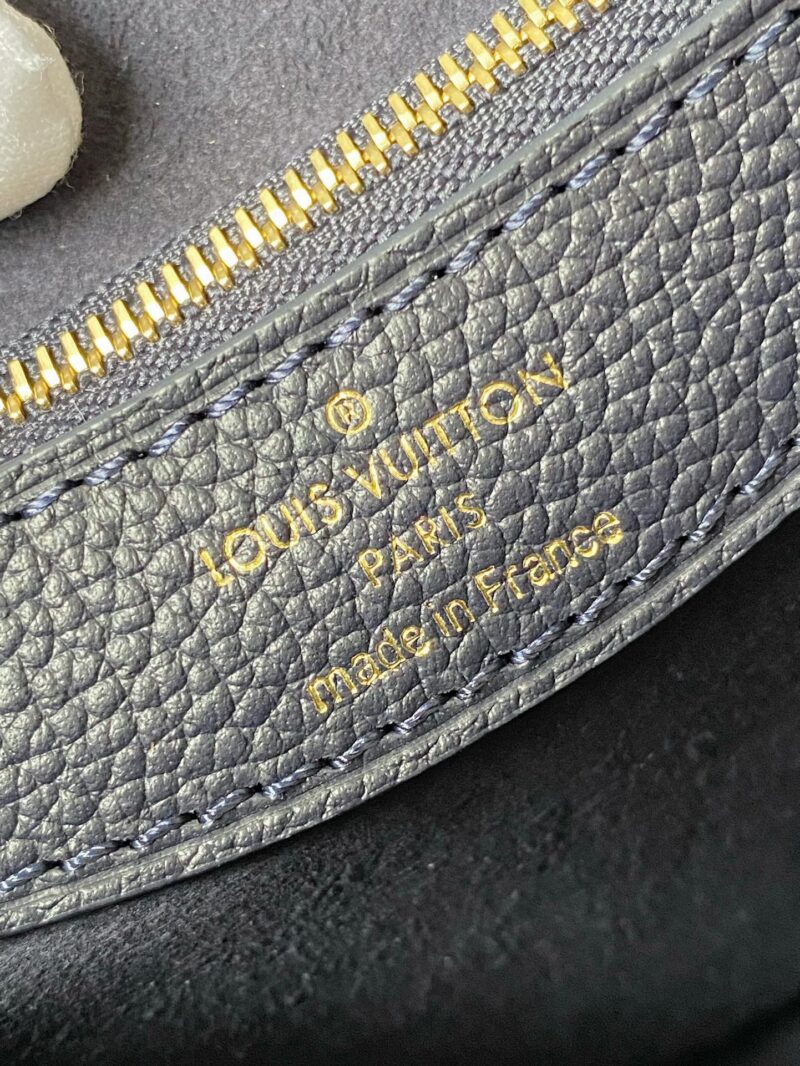 Louis Vuitton LV Diane Handbags Embossed Pattern 23x16x8.5cm