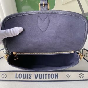 Louis Vuitton LV Diane Handbags Embossed Pattern 23x16x8.5cm