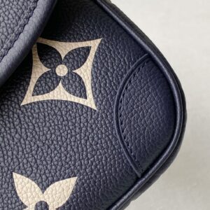 Louis Vuitton LV Diane Handbags Embossed Pattern 23x16x8.5cm