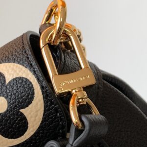 Louis Vuitton LV Favorite Black Handbags 24x14cm