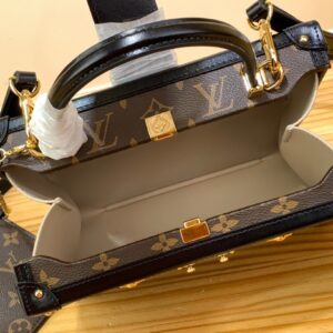 Louis Vuitton LV Petite Malle LV Monogram Pattern Like Auth Handbags 24x16x13cm