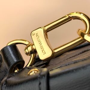 Louis Vuitton LV Petite Malle LV Monogram Pattern Like Auth Handbags 24x16x13cm