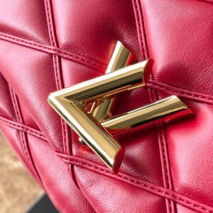 Louis Vuitton LV Twist Like Auth Woman’s Red Handbags Smooth Leather 23cm