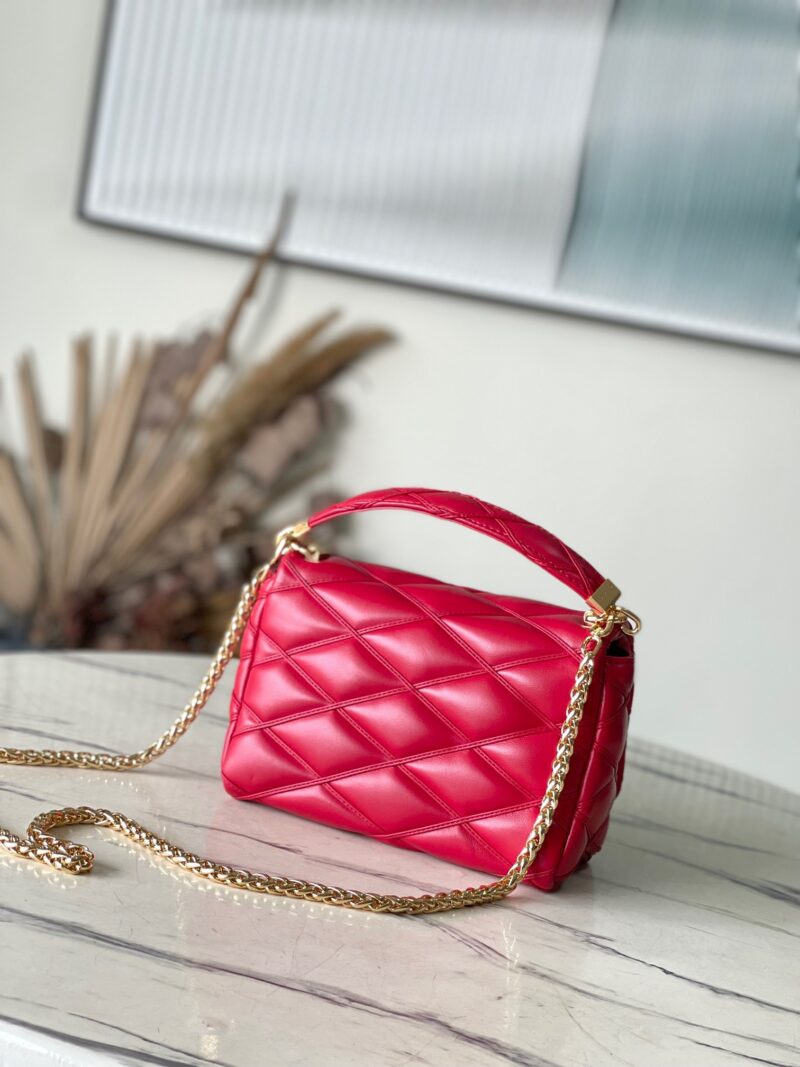 Louis Vuitton LV Twist Like Auth Woman’s Red Handbags Smooth Leather 23cm