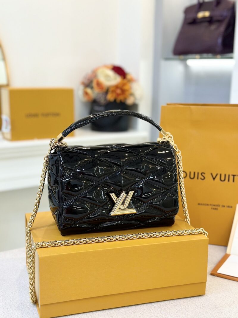Louis Vuitton LV Twist Women’s Handbag Glossy Black Like Auth 23cm