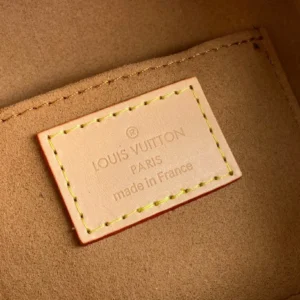 Louis Vuitton Monogram Pattern Super Premium Handbag 14x13x11cm