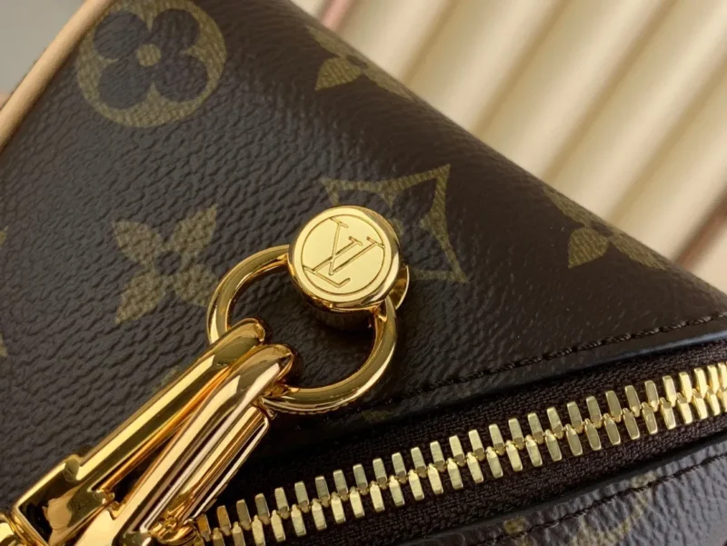 Louis Vuitton Monogram Pattern Super Premium Handbag 14x13x11cm