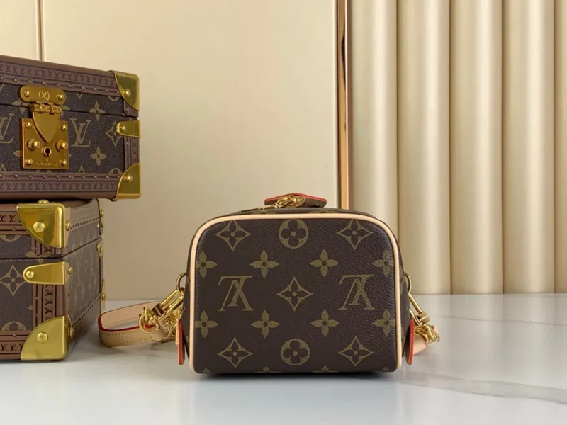 Louis Vuitton Monogram Pattern Super Premium Handbag 14x13x11cm
