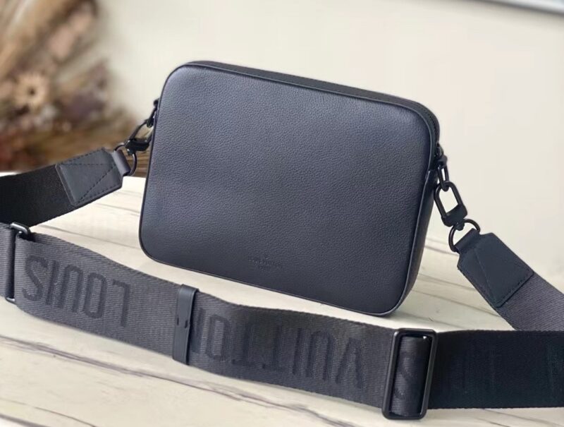 Louis Vuitton LV Fastline Men’s Handbag Black 23.5x18x7cm