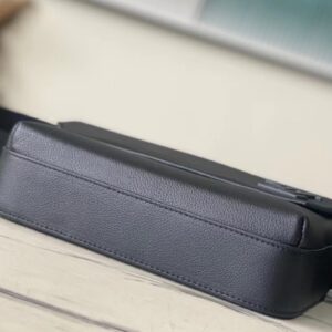 Louis Vuitton LV Fastline Men’s Handbag Black 23.5x18x7cm