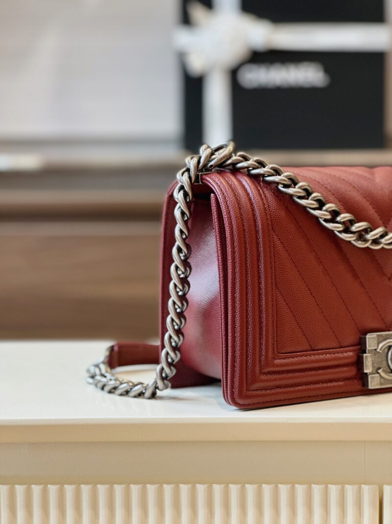 Chanel Boy Medium Handbag Woman’s V-Pattern Red Leather 25cm