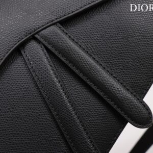 Tui-Xach-Nu-Hang-Hieu-Dior-Saddle-Yen-Ngua-Mau-Den-1 Dior Saddle 11 Handbags Black With Lock Yellow Gold 25x20x6.5cm