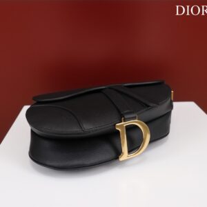 Tui-Xach-Nu-Hang-Hieu-Dior-Saddle-Yen-Ngua-Mau-Den-3 Dior Saddle 11 Handbags Black With Lock Yellow Gold 25x20x6.5cm
