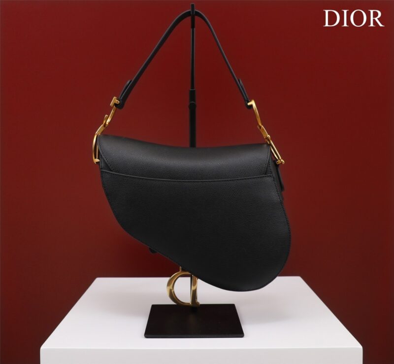 Tui-Xach-Nu-Hang-Hieu-Dior-Saddle-Yen-Ngua-Mau-Den-5 Dior Saddle 11 Handbags Black With Lock Yellow Gold 25x20x6.5cm