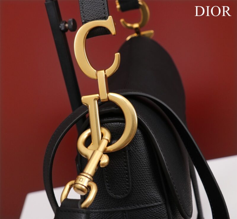 Tui-Xach-Nu-Hang-Hieu-Dior-Saddle-Yen-Ngua-Mau-Den-7 Dior Saddle 11 Handbags Black With Lock Yellow Gold 25x20x6.5cm