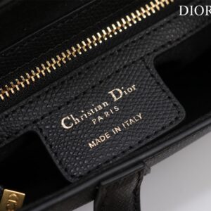 Tui-Xach-Nu-Hang-Hieu-Dior-Saddle-Yen-Ngua-Mau-Den-8 Dior Saddle 11 Handbags Black With Lock Yellow Gold 25x20x6.5cm