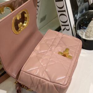 Tui-Xach-Nu-Mau-Hong-Dior-Caro-Sieu-Cap-Khoa-Vang-25cm-1 Dior Pink Plaid Super Quality Women’s Handbag with Gold Lock 25cm
