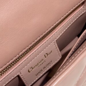 Tui-Xach-Nu-Mau-Hong-Dior-Caro-Sieu-Cap-Khoa-Vang-25cm-3 Dior Pink Plaid Super Quality Women’s Handbag with Gold Lock 25cm