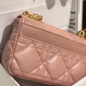Tui-Xach-Nu-Mau-Hong-Dior-Caro-Sieu-Cap-Khoa-Vang-25cm-4 Dior Pink Plaid Super Quality Women’s Handbag with Gold Lock 25cm