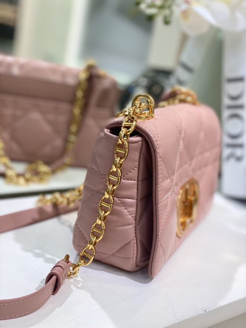 Tui-Xach-Nu-Mau-Hong-Dior-Caro-Sieu-Cap-Khoa-Vang-25cm-5 Dior Pink Plaid Super Quality Women’s Handbag with Gold Lock 25cm
