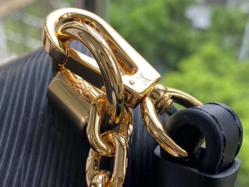 Louis Vuitton LV Twist Black Cowhide Leather Handbags 24cm