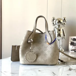 Louis Vuitton LV Blossom PM Mahina Handbags 20x20x12.5cm