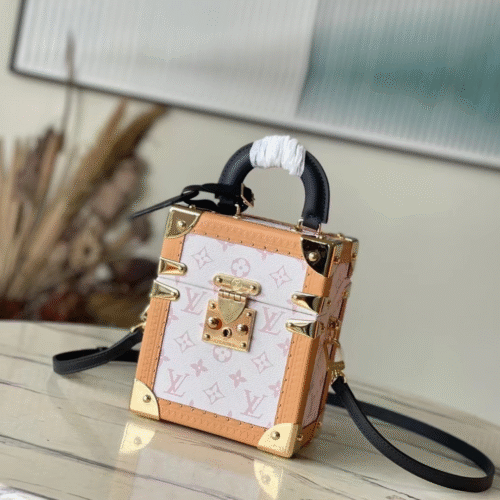 Untitled-design-2025-05-27T063157.062 Louis Vuitton LV Camera Box Lock Gold 16x13x7.5cm