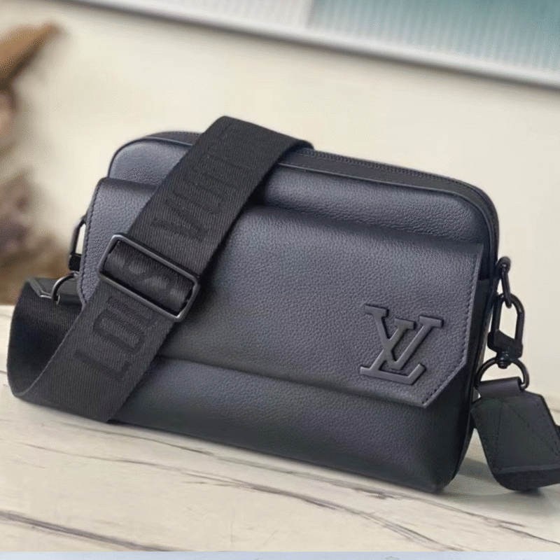 Louis Vuitton LV Fastline Men’s Handbag Black 23.5x18x7cm