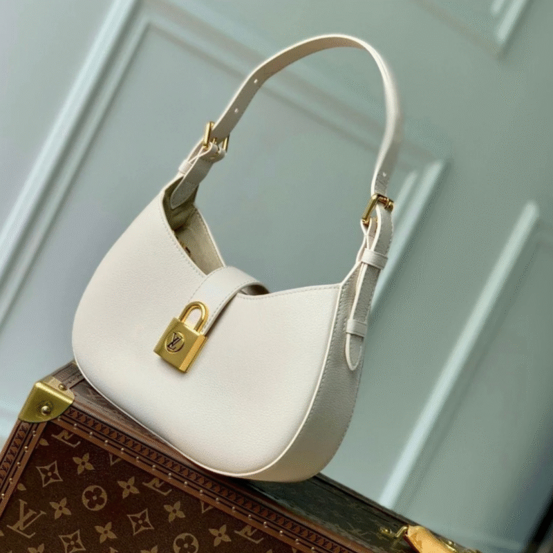 Louis Vuitton LV Lowkey Lock Pattern Woman’s Handbags 26x18x7cm