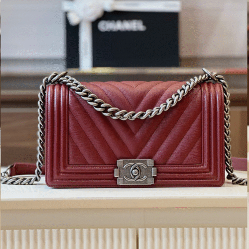Untitled-design-2025-05-29T010350.874 Chanel Boy Medium Handbag Woman’s V-Pattern Red Leather 25cm