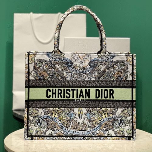 Untitled-design-2025-05-30T033333.283 Dior Book Tote Super Quality Women’s Handbag Embroidered Fabric Size 36cm