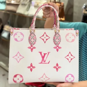 Untitled-design-2025-06-02T032542.164 Louis Vuitton LV Onthego Monogram Pattern 35cm