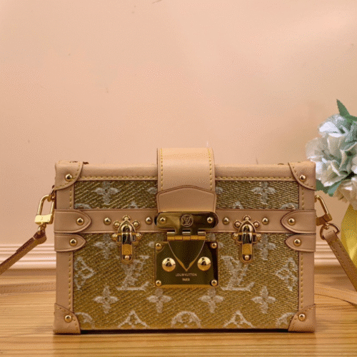 Untitled-design-2025-06-02T040126.689 Louis Vuitton LV Petite Box Shape Lock Plated Gold Handbags 20×12.5x5cm