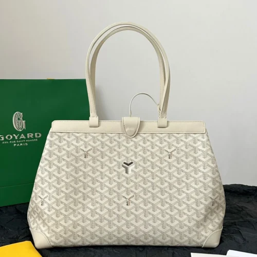 Untitled-design-2025-07-18T064447.571 GOYARD Autre Marque Goyard Belchasse PM Tote Bag PVC Leather