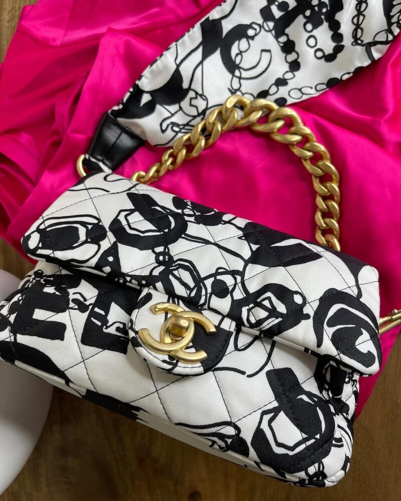 New CHANEL COCO BEACH 2025 White