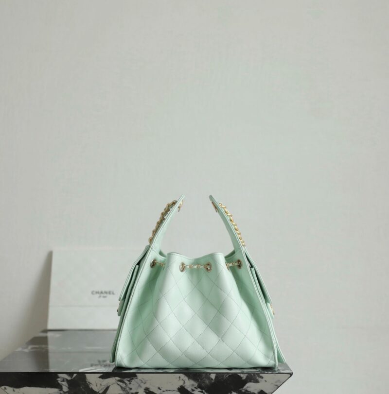 CHANEL 25 HANDBAG 30 IN GREEN CAVIER GOLD HARDWARE