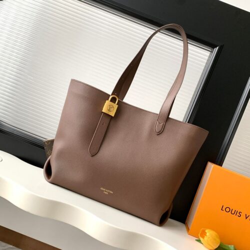 WhatsApp-Image-2025-09-30-at-8.16.46-AM LV Low Key Cabas MM Chocolate Colour