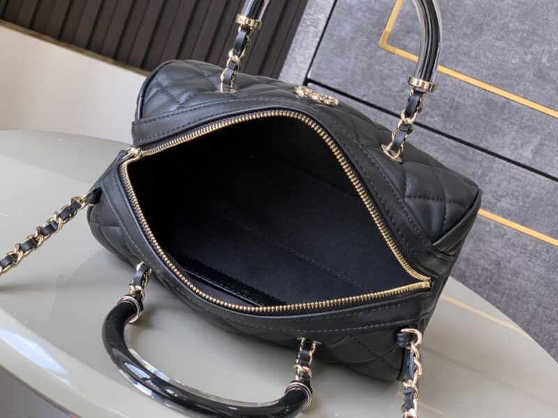 Chanel Matelasse Black Shoulder Bag Leather