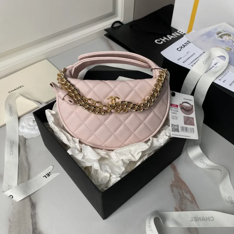 Chanel mini gold chain bag, light pink CN628