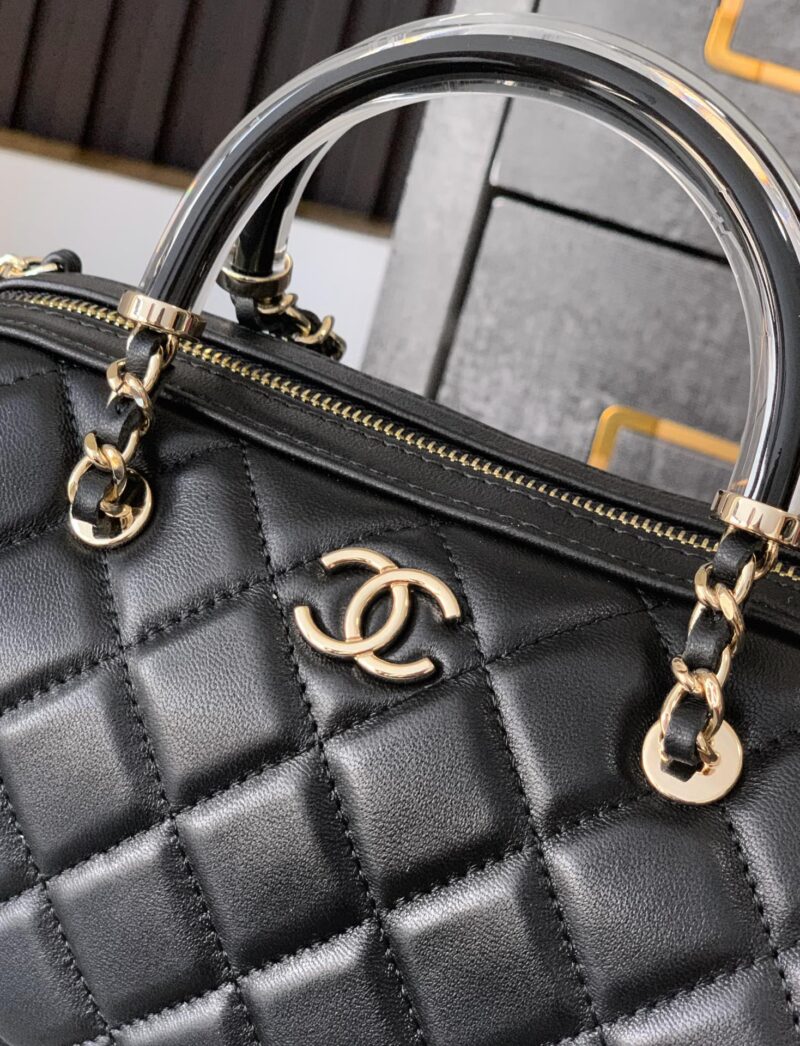 Chanel Matelasse Black Shoulder Bag Leather