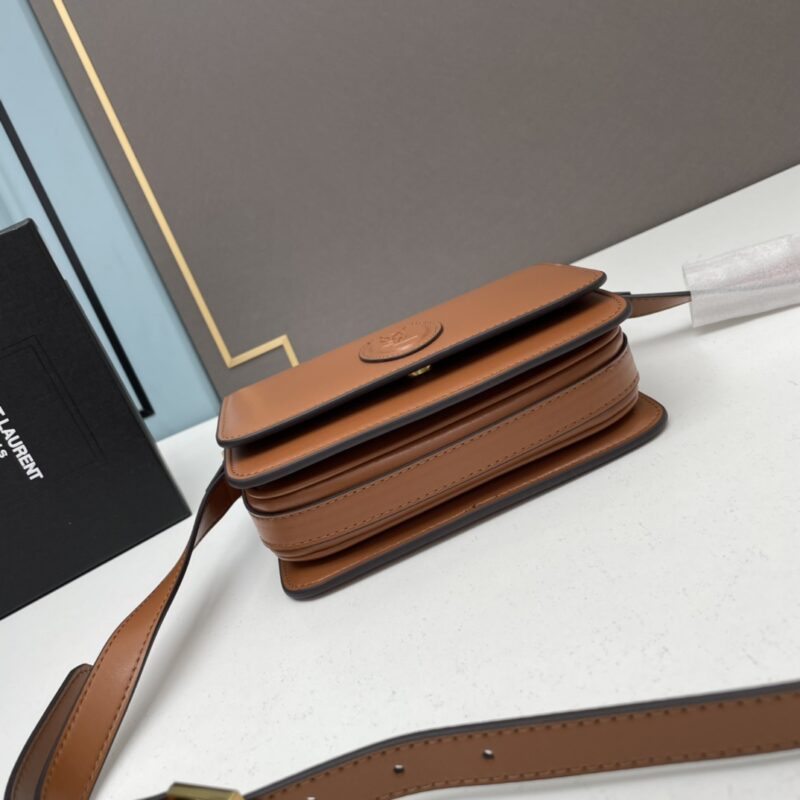 Saint Laurent Le 61 Saddle Shoulder Bag in Calfskin