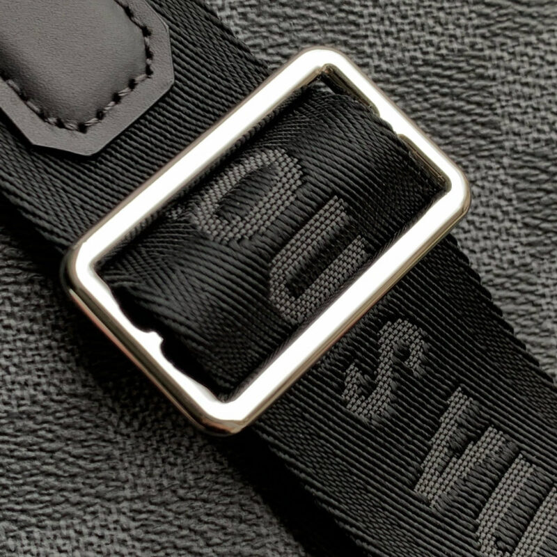 LV AVENUE SLINGBAG 31 IN BLACK AND GREY DAMIER GRAPHITA CANVAS CALFSKIN