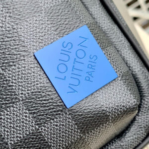 LV AVENUE SLINGBAG 31 IN BLACK AND GREY DAMIER GRAPHITA CANVAS CALFSKIN