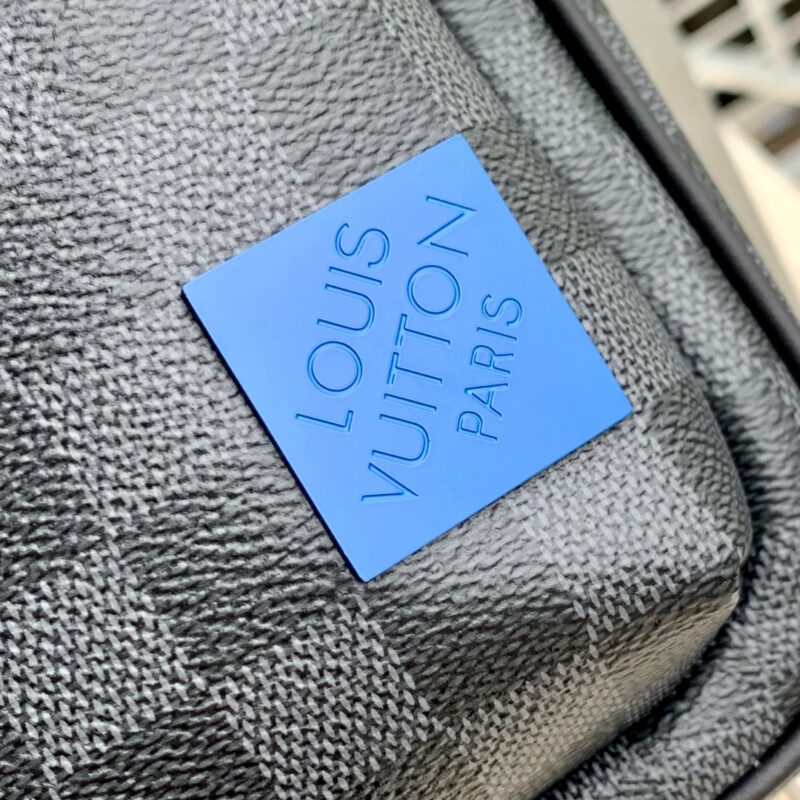 LV AVENUE SLINGBAG 31 IN BLACK AND GREY DAMIER GRAPHITA CANVAS CALFSKIN