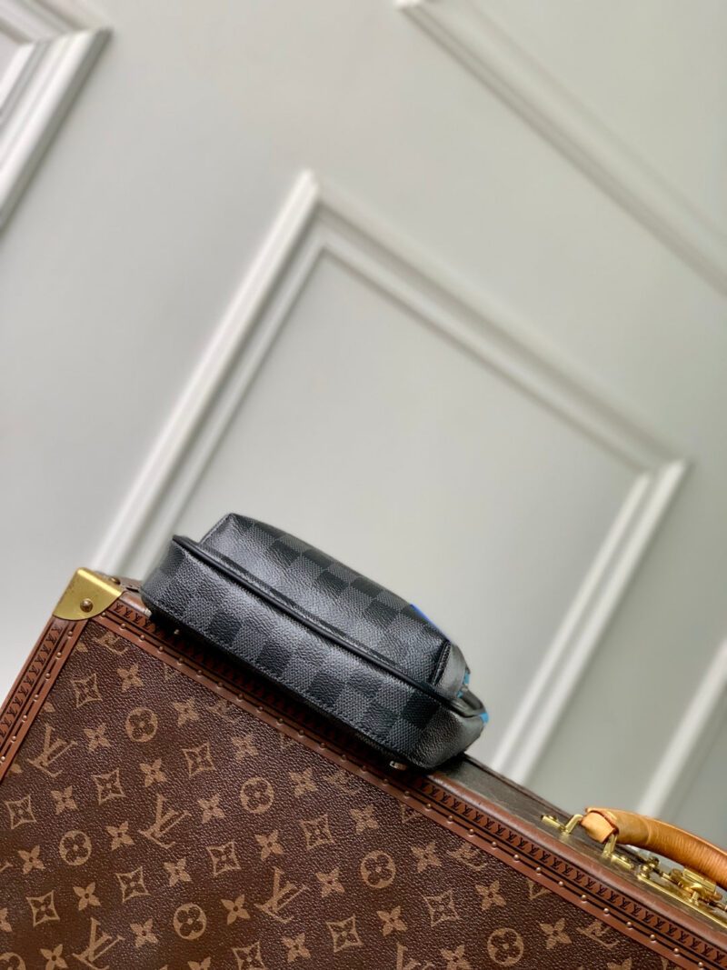LV AVENUE SLINGBAG 31 IN BLACK AND GREY DAMIER GRAPHITA CANVAS CALFSKIN