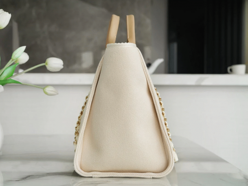 CHANEL TOTE BAG 39 ATTACHED PEARL LOGO IN BEIGE CANVAS GOLD HARDWARE