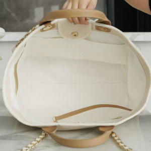 CHANEL TOTE BAG 39 ATTACHED PEARL LOGO IN BEIGE CANVAS GOLD HARDWARE