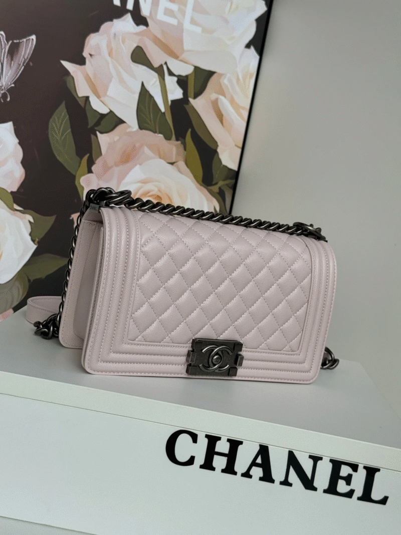CHANEL BOY BAG MEDIUM 25 IN PINK  CALFSKIN