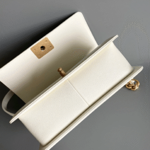 CHANEL MEDIUM 25 BOY BAG IN WHITE LAMBSKIN GOLD HARDWARE