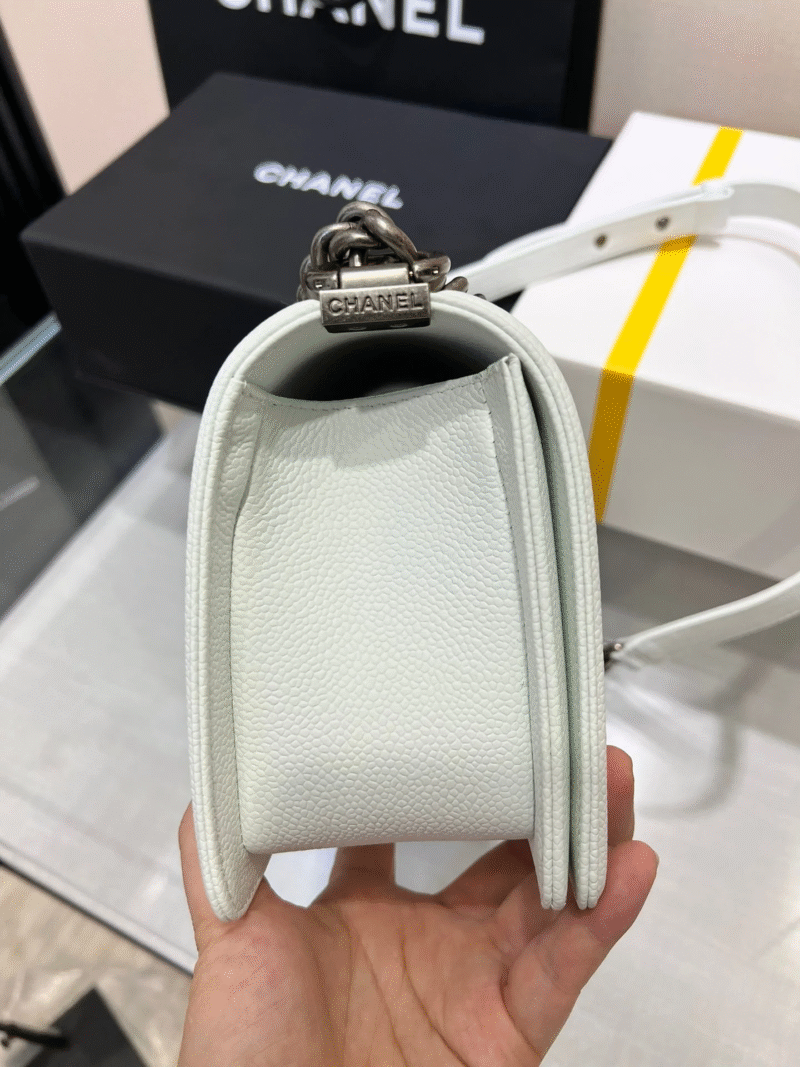 BOY BAG MEDIUM 25 WHITE CAVIAR RUTHENIUM HARDWARE